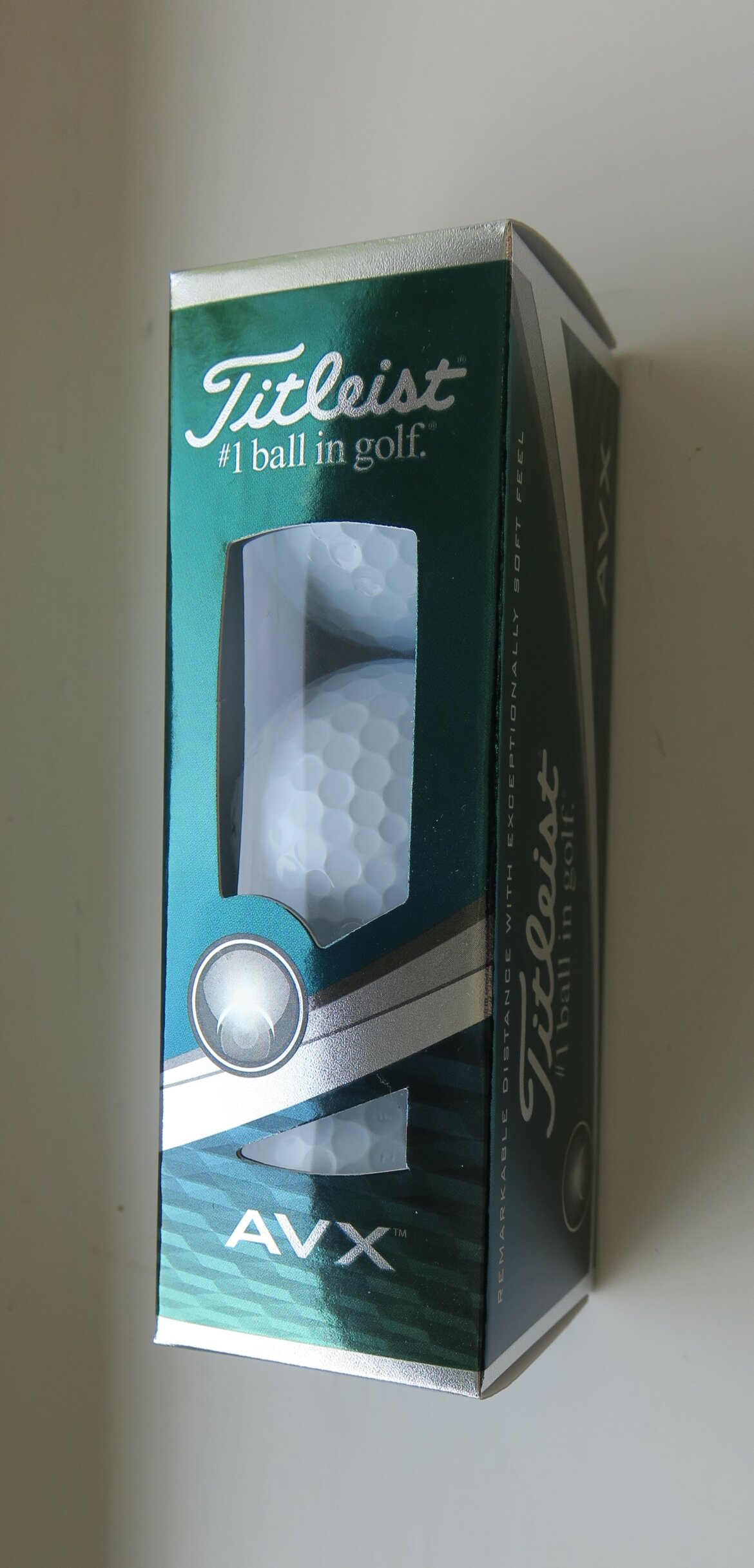 Titleist-Ball-AVX.jpg