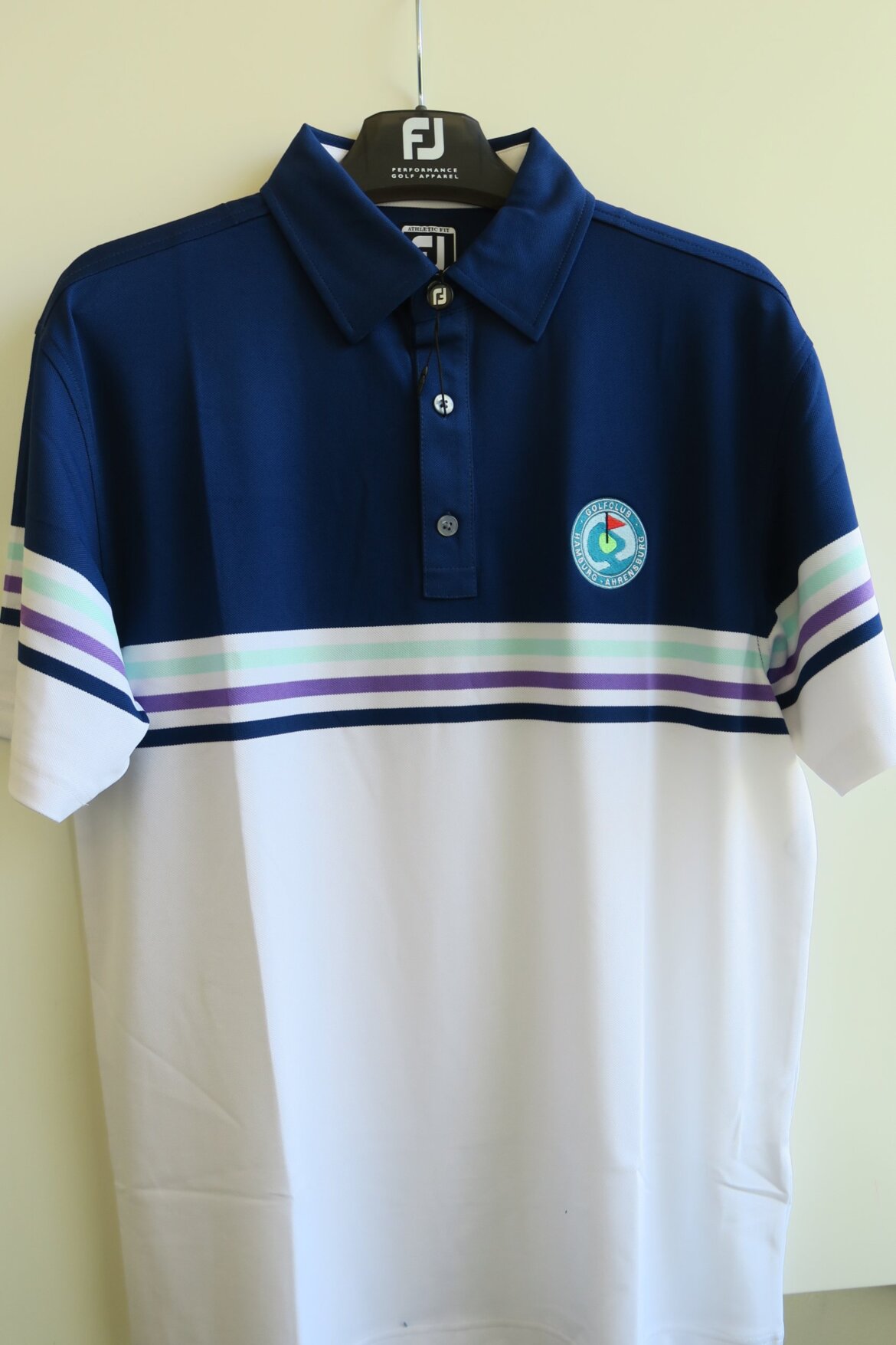 FootJoy-Herren-Polo-Streifen-blau-weiss-scaled.jpg